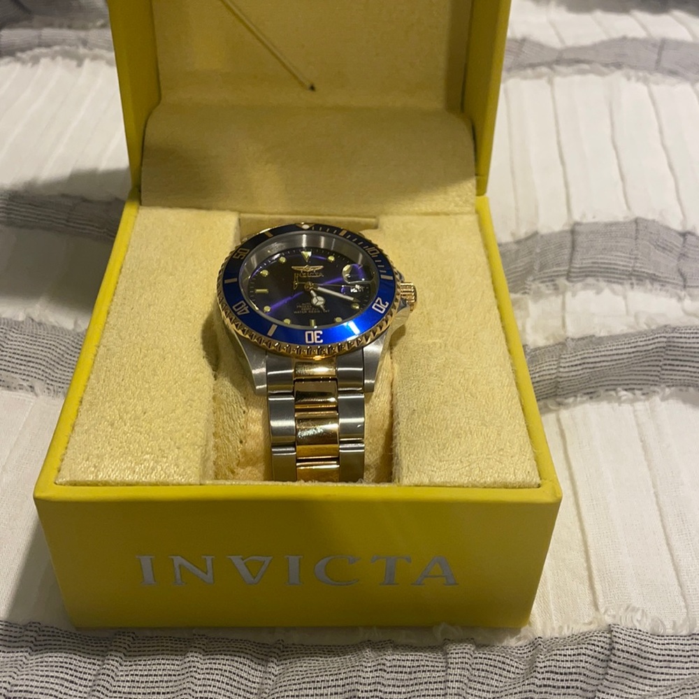 Invicta Men’s Pro Diver 40mm Stainless Steel Watch